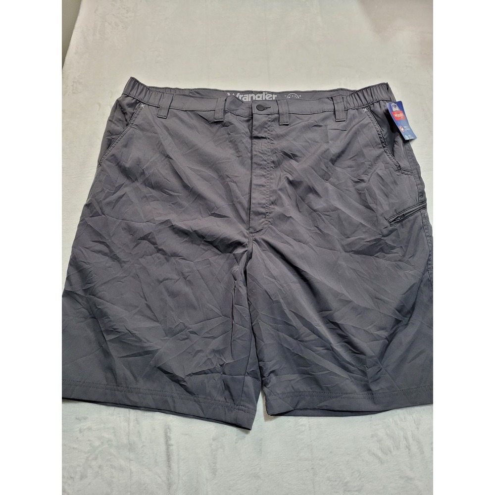 NWT Wrangler Outdoor Cargo Shorts Mens 46 Gray Water Repellent UPF 30